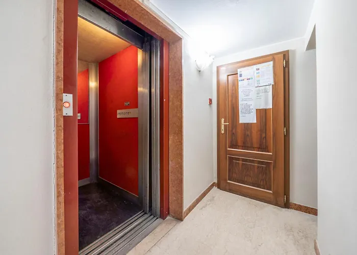Via Emilia Centro - Stupendo A Apartman
